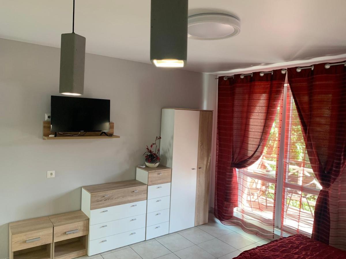 Appartamento Apartamenti Mayak Odessa Esterno foto