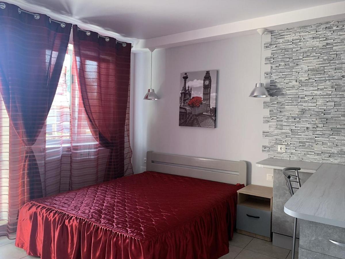 Appartamento Apartamenti Mayak Odessa Esterno foto